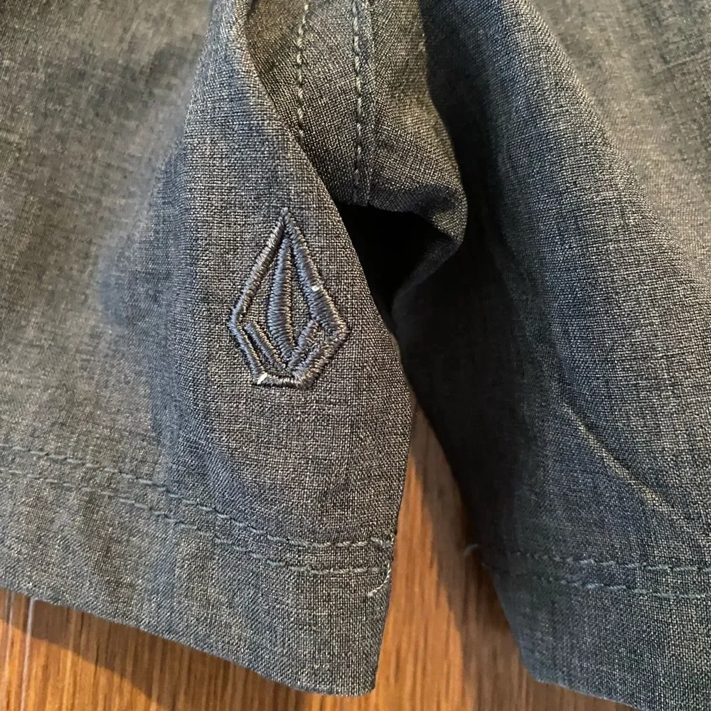 VOLCOM Shorts Toddler Size 2T Gray Flat front Surf Skate Hybrid